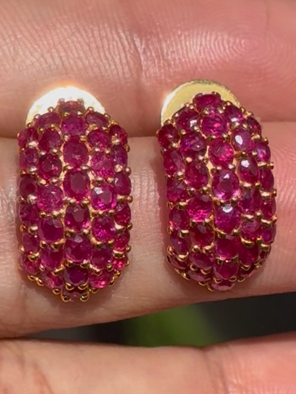 Natural Burmese Ruby Earring in 18 k solid gold with lab certificate (New)